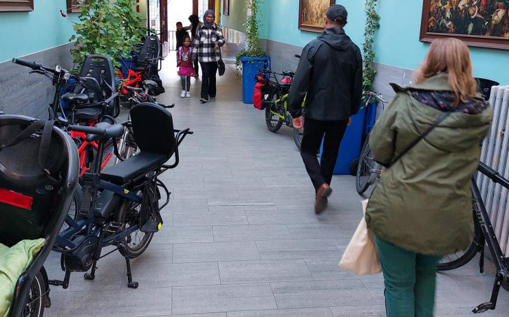 action à pied à vélo à l'école