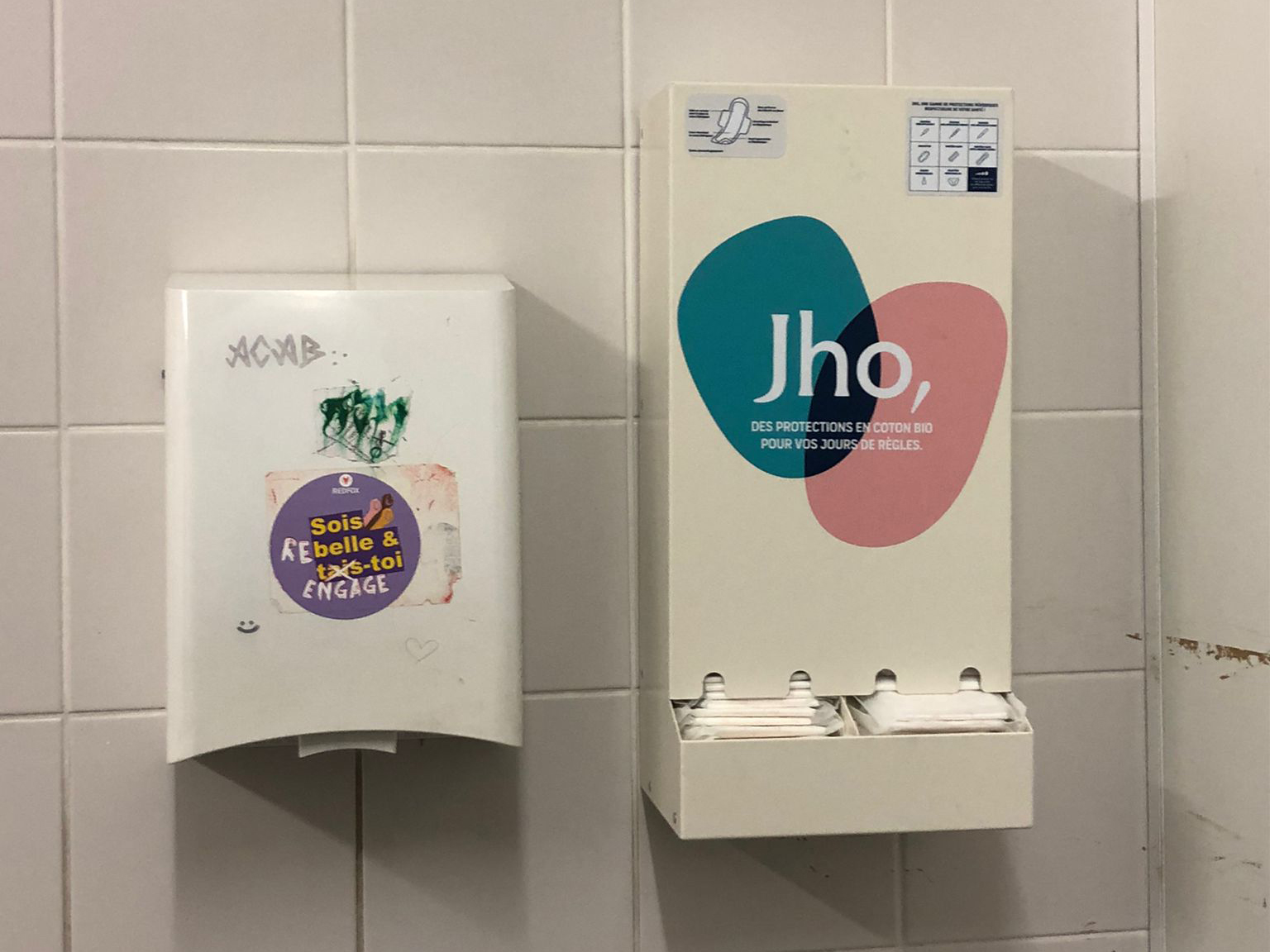 Distributeur protéctions hygiéniques