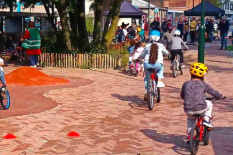 inhuldiging voorplein Klavertje Vier