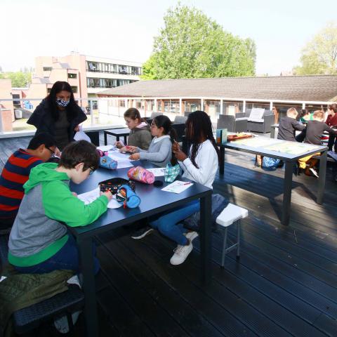 école primaire des Magnolias cours dehors 