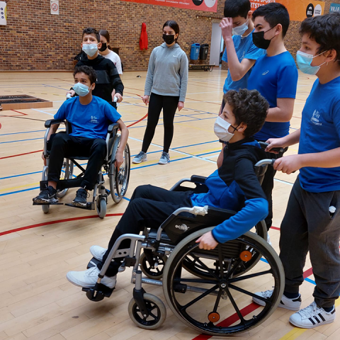 Démystifer le handicap, parcours en fauteuil roulant